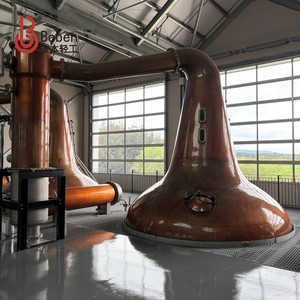 Système de distillation de whisky écossais à double alambic, équipement de chaire à alambic personnalisé de 100L à 15000L - Product Image 1