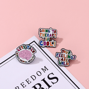 Pins de Metal Plateado con la Frase 'You Are Enough', Citas Inspiradoras Personalizadas, Esmalte Suave para Insignias con Frases Positivas, Venta al Por Mayor - Product Image 4