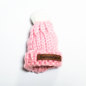 Chapeau <span class=keywords><strong>en</strong></span> laine tricoté à la main, aimant de réfrigérateur, souvenir de voyage personnalisé Allemagne, Allemagne de l'Ouest, Suisse, Norvège, <span class=keywords><strong>Islande</strong></span>, Italie, Autriche - Product Image 1