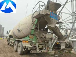 Camion malaxeur à béton Foton Auman ETX 8x4 d'occasion <span class=keywords><strong>2018</strong></span>, tambour de mélange Ruijiang de 20 mètres cubes, poids total autorisé de <span class=keywords><strong>31000</strong></span> kg, bon état de fonctionnement - Product Image 2