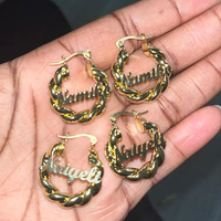 Pendientes de Aro Mini para Niñas y Bebés 18mm 25mm con Nombre Personalizado en Acero Inoxidable y Oro de 18K, Joyería Infantil Adorable con Placa de Nombre y Diseño Trenzado
