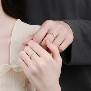Anillos de amor de compromiso Anillo de diamante de boda redondo de circonita cúbica de Plata de Ley 925