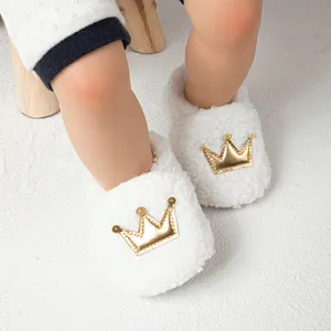 Wholesales 0-18 Months Fleece Warm Baby Bootie Shoes Indoor Crown Pattern Cotton Toddler Shoes For Babies