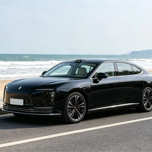 AITO S800 2025 avec prolongateur d'autonomie, 5 places - Autonomie CLTC de 1333 km, autonomie EV de 400 km, batterie de 65 kWh, double moteur, transmission intégrale - Product Image 1