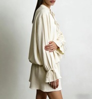 Mini-robe décontractée pour femme, assortiment, coupe ample, col montant, nœud papillon, manches longues, poignets à volants, en gaze de coton texturée, style plage