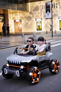 Nouvelle voiture électrique à quatre roues motrices en plastique Junle <span class=keywords><strong>ABM</strong></span>-8688 pour enfants de 2 à 13 ans - Product Image 4