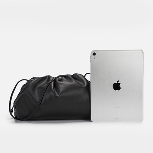 Sac à main en cuir de vachette pour femme, petit sac nuage, bandoulière simple, pochette plissée, style décontracté et tendance - Product Image 2