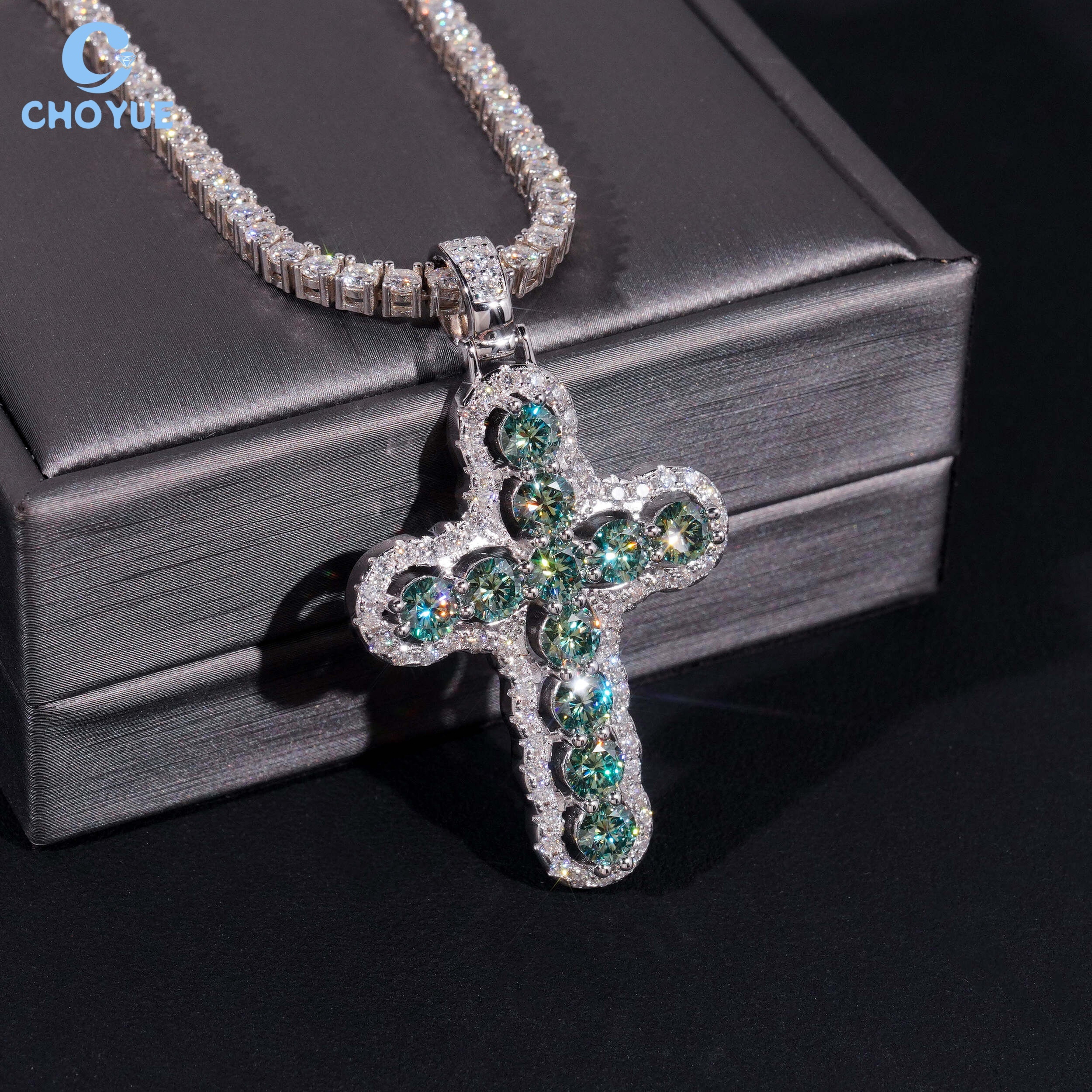 Silver Bluegreen moissanite