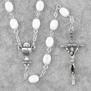 Chapelet avec perles de verre blanc, 6x8mm, chapelet pour Communion religieuse, collier avec croix, tasse creuse et popée - Product Image 2