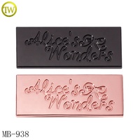 Plaque métallique de haute qualité pour sac à main, étiquette personnalisée pour valise, logo arc-en-ciel en métal, forme rectangulaire, plaque métallique avec lettres et vis