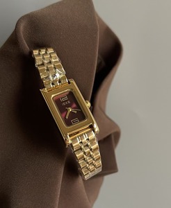 <span class=keywords><strong>Orologio</strong></span> da donna in acciaio inossidabile <span class=keywords><strong>Vintage</strong></span> Angola rosso High Sense <span class=keywords><strong>orologio</strong></span> da donna in acciaio semplice <span class=keywords><strong>orologio</strong></span> da donna di lusso - Product Image 5