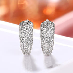 Boucles d'oreilles en or blanc E2907 avec diamants noirs, taille brillant rond, couleur G, diamants naturels, classiques pour femmes, à porter au quotidien - Product Image 3