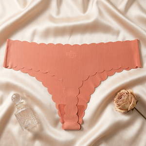 Culottes string côtelées sans couture pour femme, bord ondulé festonné, taille basse, couleur unie, sous-vêtements doux et extensibles pour le sport et le yoga - Product Image 4