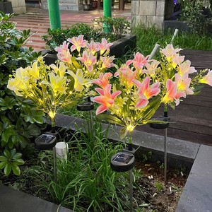 Lampe solaire de jardin Xuhe Solar Lily à 7 têtes, IP65, LED décorative d'extérieur pour éclairage de jardin, fleurs ornementales et projets d'éclairage - Product Image 1
