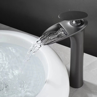 Offre Spéciale 304 acier inoxydable or noir chaud et froid salle de bain cascade robinet de bassin