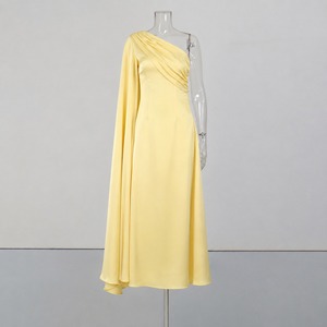 Robes longues élégantes en satin vert pour femmes, style cape, dos nu, drapées, ajustées, pour soirées formelles et banquets, respirantes, vente en gros, naturelles - Product Image 4