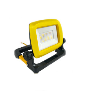Lampe de travail portable d'urgence LED 50W rechargeable avec base magnétique et crochet, 84 puces, portée 30m - Product Image 4