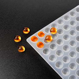 Moule en silicone commercial pour bonbons gélifiés en forme de dôme, idéal pour la production de bonbons en gros et la fabrication de petites quantités de bonbons gélifiés - Product Image 2