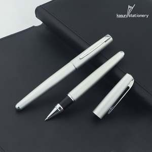 Stylo Roller Professionnel en Métal Argenté Entièrement en Aluminium avec Logo Personnalisé pour Cadeau d'Affaires ou de Bureau - Product Image 6