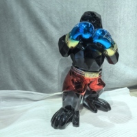 Statue de gorille de boxe intérieure/extérieure en fibre de verre personnalisable Sculpture en résine peinte à la main Décoration pour intérieur et extérieur