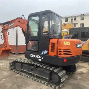 Mini-excavatrice hydraulique Doosan DH60 d'occasion en promotion avec composants essentiels incluant le moteur - Product Image 1