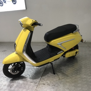 Scooter adulte de haute qualité 72V Streetbike 1200W, design coloré et élégant, style rétro 2000W - Product Image 2