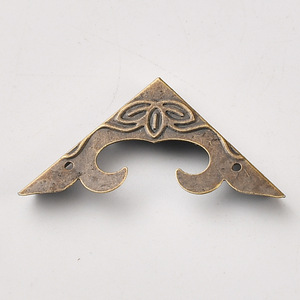 Hebilla Triangular de Esquina, Accesorio Metálico de Bronce, Protector de Bordes de Estilo Chino Moderno - Product Image 2