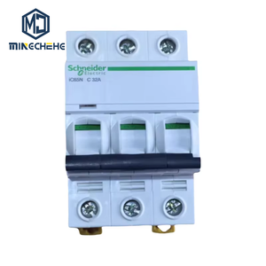 Nouveau disjoncteur miniature Acti 9 IC65N, courbe de déclenchement de type C, 3P 32A, disjoncteur thermique-magnétique A9F18332 MCB - Product Image 1