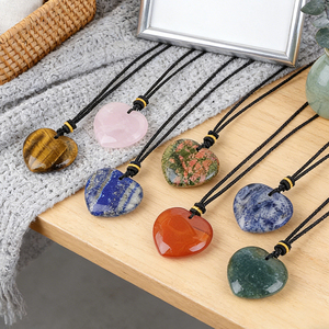 สร้อยคอจี้หัวใจคริสตัลธรรมชาติพร้อมเชือกถักสีดำปรับได้ สำหรับผู้ชายและผู้หญิง สวมใส่ได้ทุกวัน ของขวัญวันวาเลนไทน์ - Product Image 3
