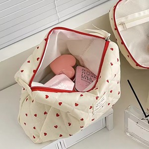 Bolsa de maquillaje acolchada con forma de corazón para mujer, bolsa de almacenamiento de cosméticos de gran capacidad, bolso de mano con cremallera para mujer - Product Image 5