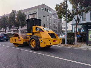 Compactadora de un Solo Tambor CAT CS-683E Usada en Venta, Piezas Originales Completas, Bajo Consumo de Combustible, Equipo de Construcción - Product Image 1