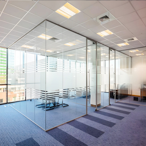Système de cloison de bureau en verre sans cadre moderne avec cadre en verre de 12 mm d'épaisseur, isolation acoustique, installation facile, montage au sol - Product Image 3