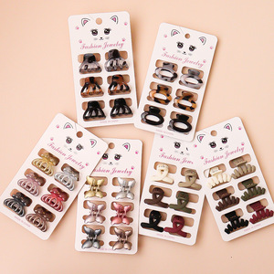 Lot de 6 pinces à cheveux artisanales en plastique, style coréen et japonais, tons sombres, en forme de carte, avec perles, coquillages et motifs étoiles aquatiques pour femmes - Product Image 3