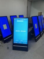 Monitores portátiles de 43 pulgadas con batería de litio, póster Digital móvil para exteriores, pantalla LCD, quiosco de publicidad, señalización Digital