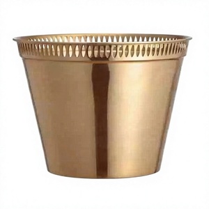 Macetero moderno de hierro con acabado dorado, patrón geométrico circular en relieve para decoración de interiores y exteriores, decoración del hogar y hoteles. - Product Image 2