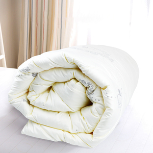 Couvertures australiennes en <span class=keywords><strong>laine</strong></span> mérinos Quilts en <span class=keywords><strong>laine</strong></span> pure <span class=keywords><strong>de</strong></span> haute qualité faits à la main à partir <span class=keywords><strong>de</strong></span> <span class=keywords><strong>laine</strong></span> <span class=keywords><strong>de</strong></span> mouton - Product Image 5