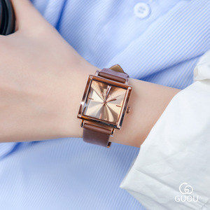 นาฬิกาทรงสี่เหลี่ยมเล็กสไตล์เรโทร สายหนังวินเทจ สำหรับผู้หญิง - Product Image 3
