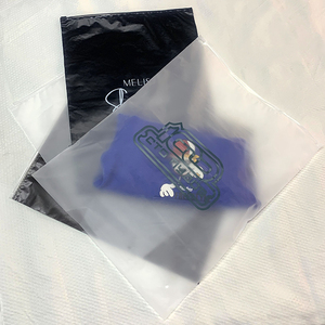 Emballage plastique personnalisé, sacs à fermeture éclair givrés, sacs à vêtements mats, pochette - Product Image 6