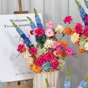 Composizioni Floreali di Lusso e Alta Qualità con Rose Rosa e Gialle e Delphinium per Centrotavola e Ingressi di Matrimoni - Product Image 2