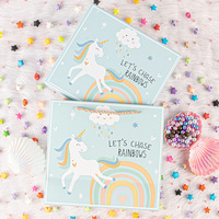 Boîte cadeau d'anniversaire pour enfants personnalisée avec un motif de dessin animé mignon, avec revêtement UV et gaufrage, comprend un sac à main en papier