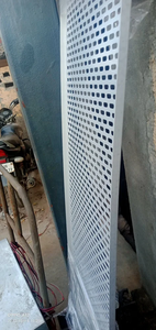 Bac à câbles en acier inoxydable perforé pour la gestion des câbles, l'installation électrique industrielle et la distribution d'énergie - Product Image 3