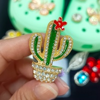 2025 desainer logam mewah Bling kustom berlian imitasi logam rancangan merek logam jimat sepatu dekorasi bakiak grosir