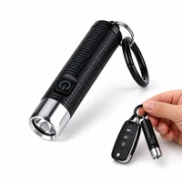 Senter Gantungan Kunci EDC Kecil Portabel 500 Lumens Tahan Air IPX4 Dapat Diisi Ulang USB-C Senter Mini untuk Darurat Luar Ruangan
