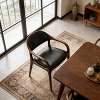 Chaise de salle à manger en bois massif et cuir de haute qualité au design contemporain et élégant, idéale pour la salle à manger et le bureau