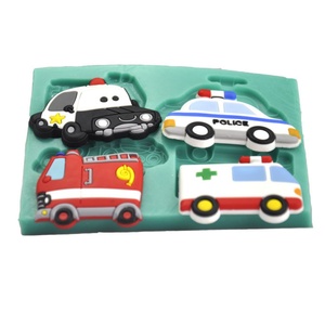 Juego de moldes de silicona para vehículos: camión, tractor, autobús, tren para decoración de fondant y pasteles - Product Image 4