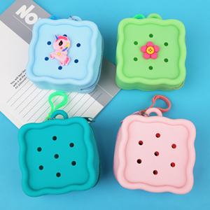 Sac à monnaie en silicone de haute qualité pour enfants, motif dessin animé amusant, mini sac suspendu mignon, cadeaux fantaisie en gros - Product Image 3