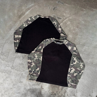 T-shirt Streetwear personnalisé en coton oversize à blocs de couleurs camouflage, T-shirt à manches longues gaufrées pour homme