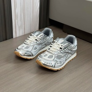 Tendance Mode Bottega Sporty Spring Chaussures Plates Élégantes Classiques Généreuses Baskets Confortables pour la Marche Respirantes en Maille pour Couples - Product Image 1