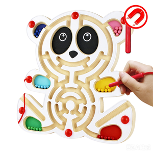 Labirinto Magnetico Camion dei Pompieri, Gioco Educativo in Legno con Penna Magnetica, Giocattolo per la Coordinazione Occhio-Mano - Product Image 1