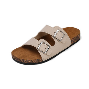 Vente en gros de nouvelles pantoufles souples pour hommes en cuir synthétique avec semelle en PVC, à porter avec une robe de plage, sortie d'usine - Product Image 4